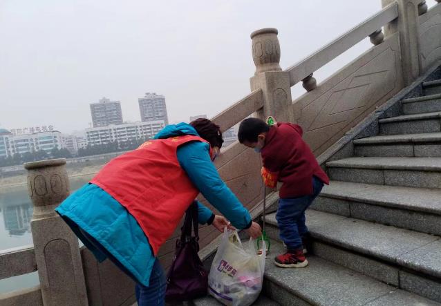 環(huán)保從娃娃抓起，小“邵陽灘主”的公益成長路
