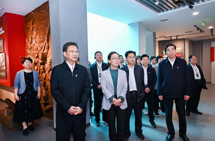 江西省生態(tài)環(huán)境廳主題教育專題讀書班開展紅色走讀活動(dòng)