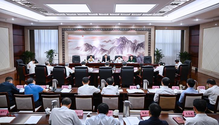 省生態(tài)環(huán)境廳召開主題教育專題讀書班第1次集中研討暨2023年第2次廳黨組理論學(xué)習(xí)中心組（擴(kuò)大）學(xué)習(xí)會(huì)